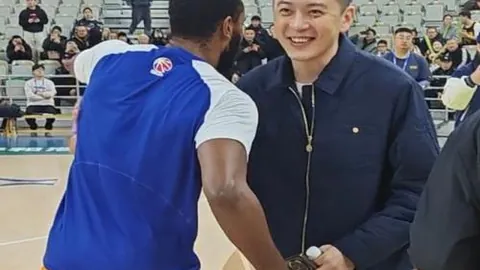 “湖人获东契奇入驻，勇士引进巴特勒[NBA独家快讯]”